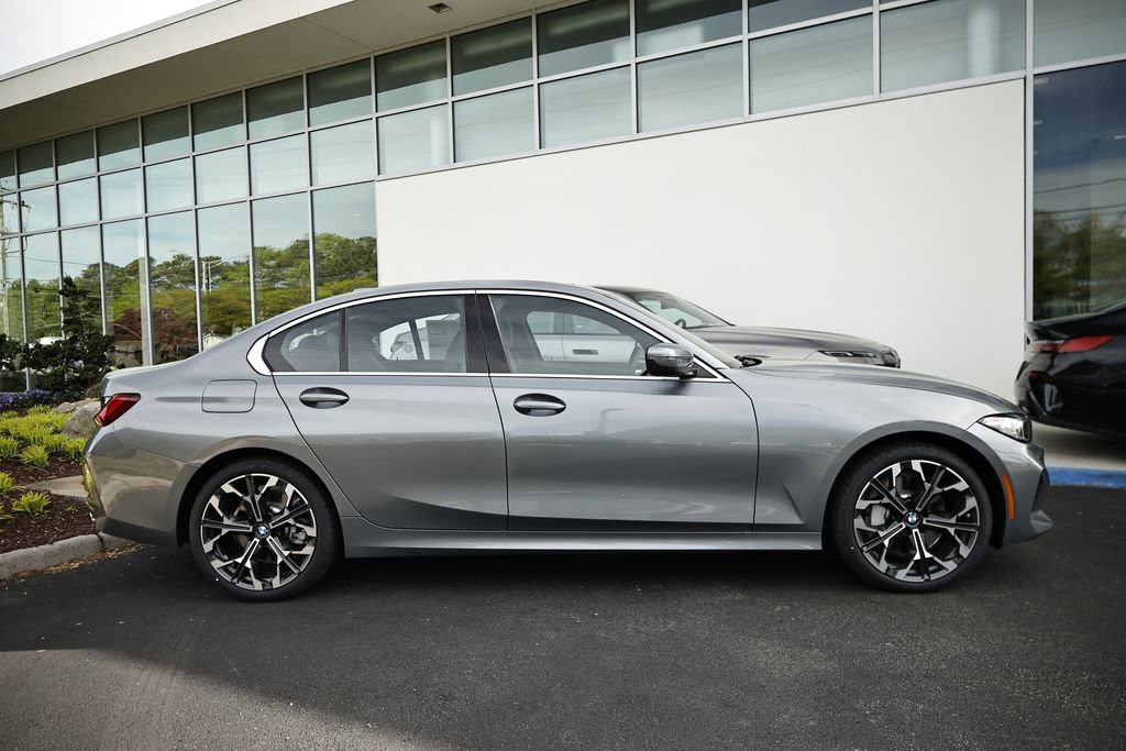 New 2026 BMW 330i xDrive Sedan w/ Premium Package AWD/4WD image 4