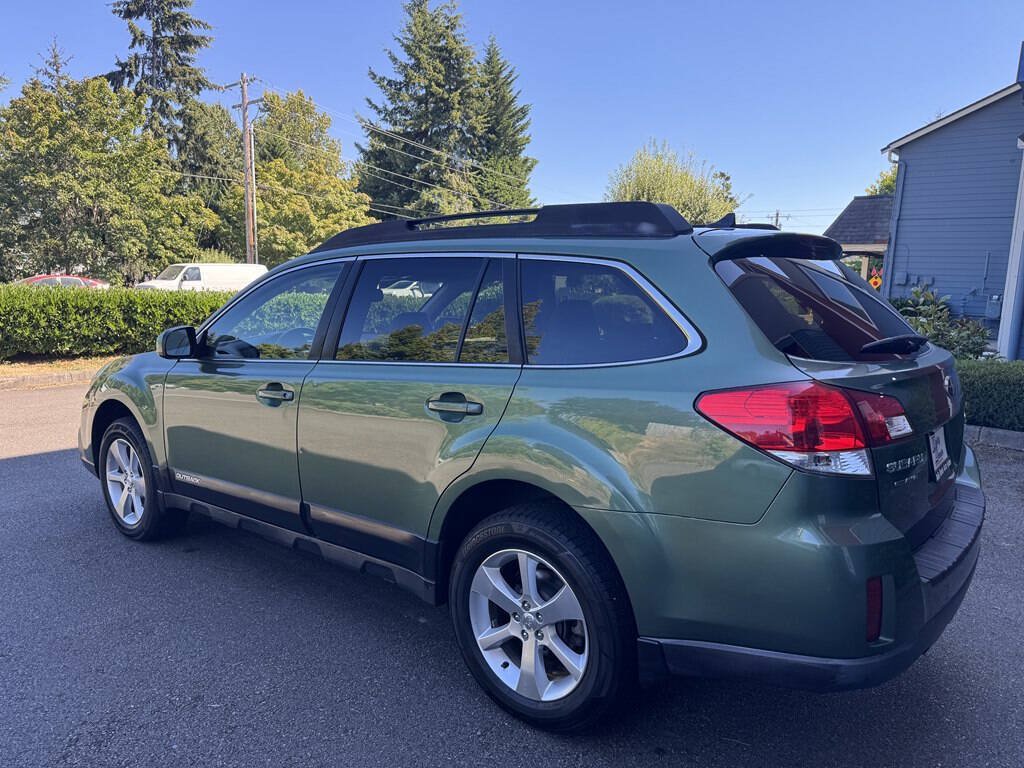 Used 2014 Subaru Outback 2.5i Limited AWD/4WD image 10