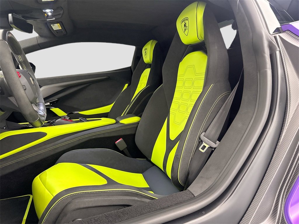 Used 2024 Lamborghini Revuelto image 21