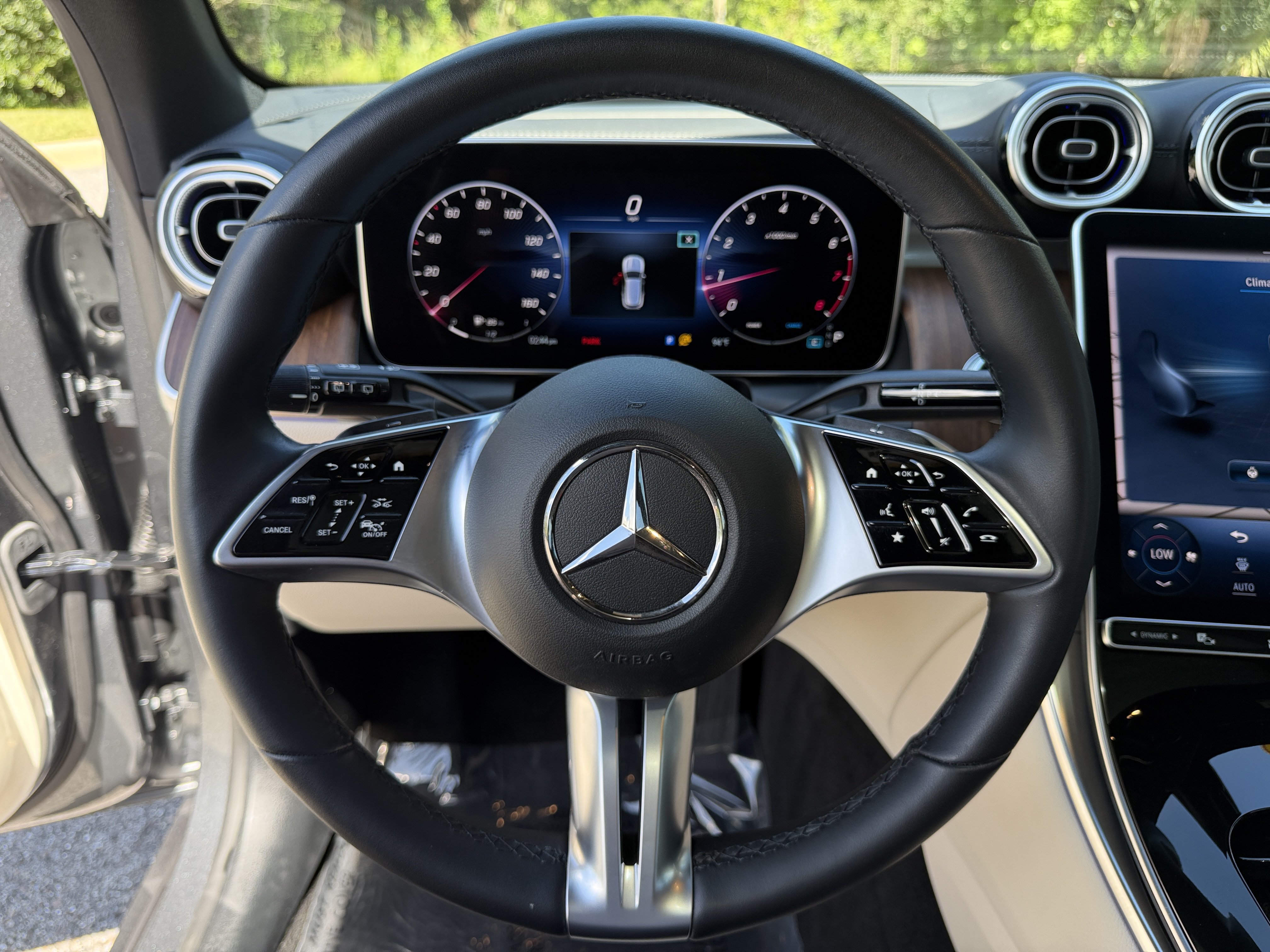 Used 2023 Mercedes-Benz GLC 300 4MATIC image 32