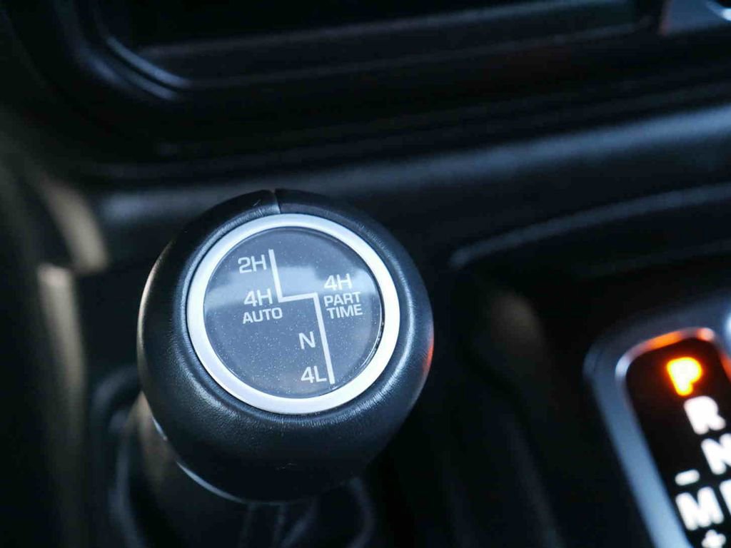 Used 2022 Jeep Wrangler Unlimited Sahara image 47