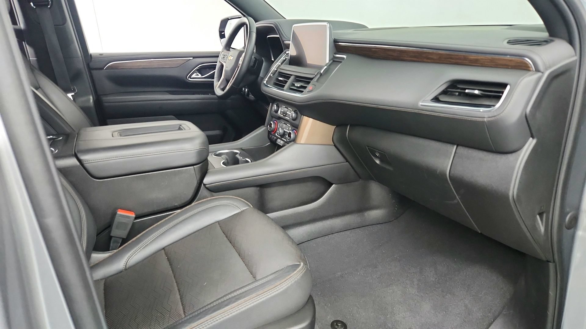 Used 2023 Chevrolet Suburban High Country AWD/4WD image 28