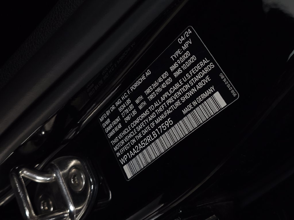 Used 2024 Porsche Macan Turbo AWD/4WD image 35
