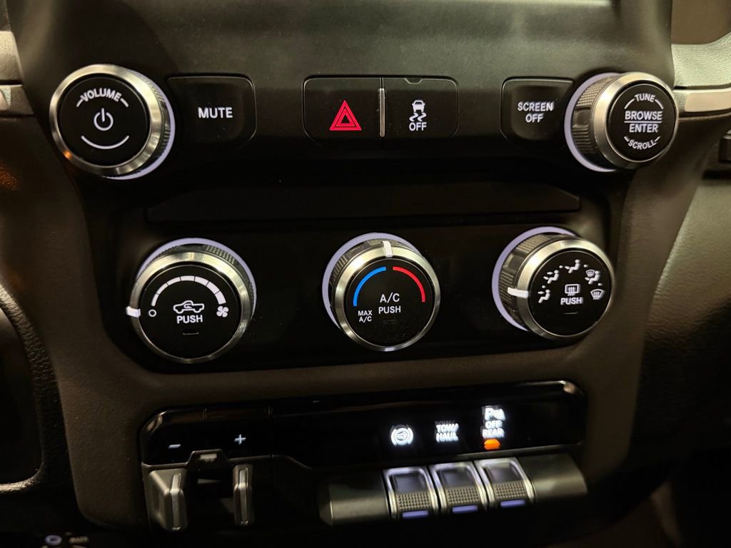 Used 2021 RAM 2500 Big Horn w/ Level 1 Equipment Group AWD/4WD image 18