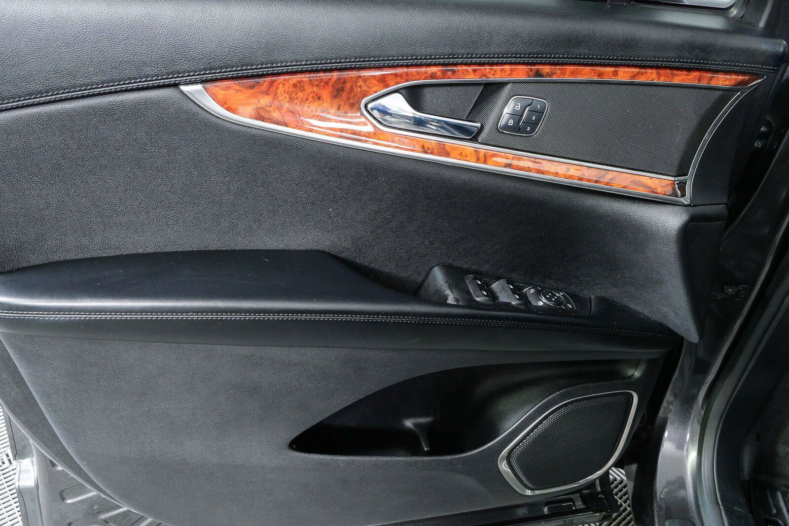 Used 2018 Lincoln MKX Reserve w/ Lincoln MKX Climate Package FWD image 6