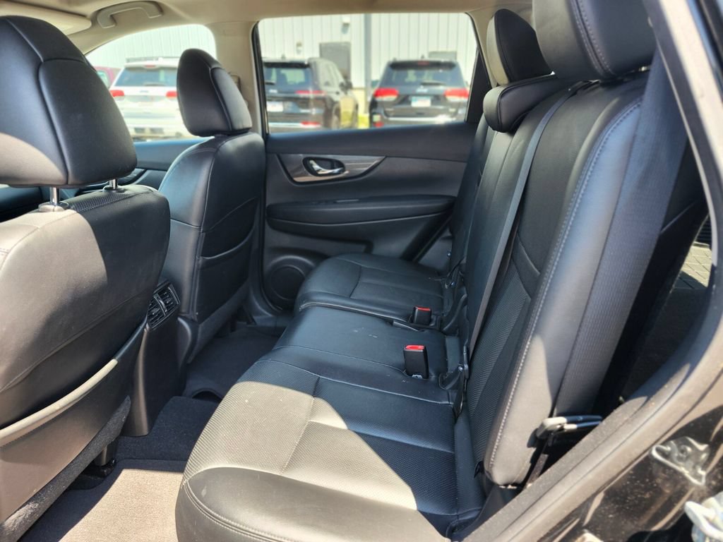 Used 2016 Nissan Rogue SL w/ SL Premium Package AWD/4WD image 16