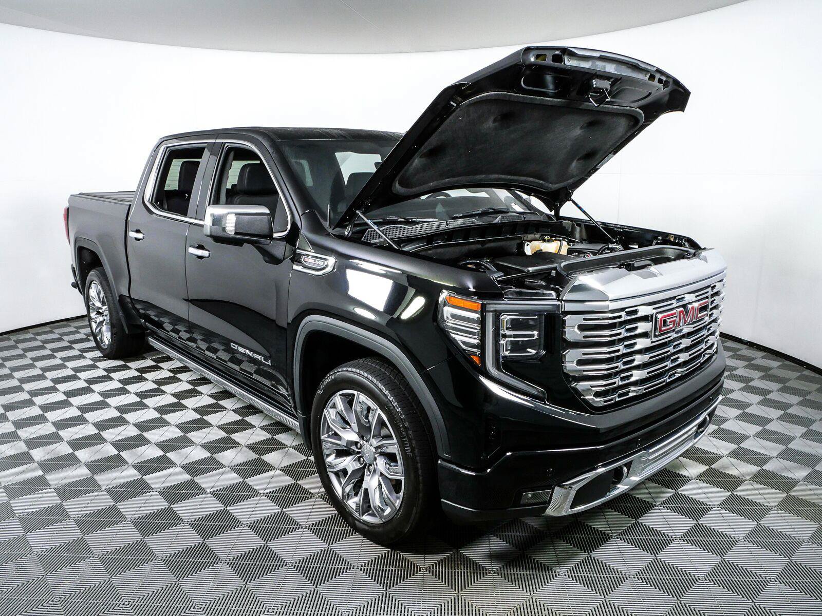 Used 2024 GMC Sierra 1500 Denali AWD/4WD image 34
