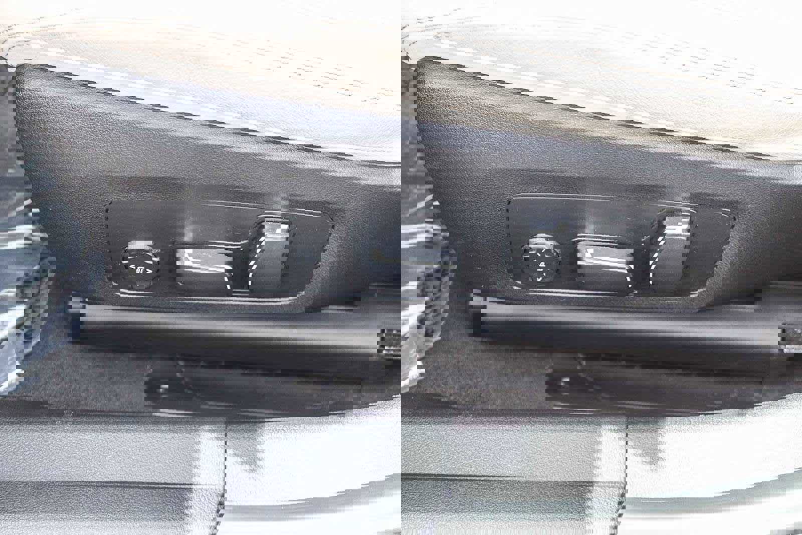 Used 2024 BMW 330e 330e w/ Premium Package image 21