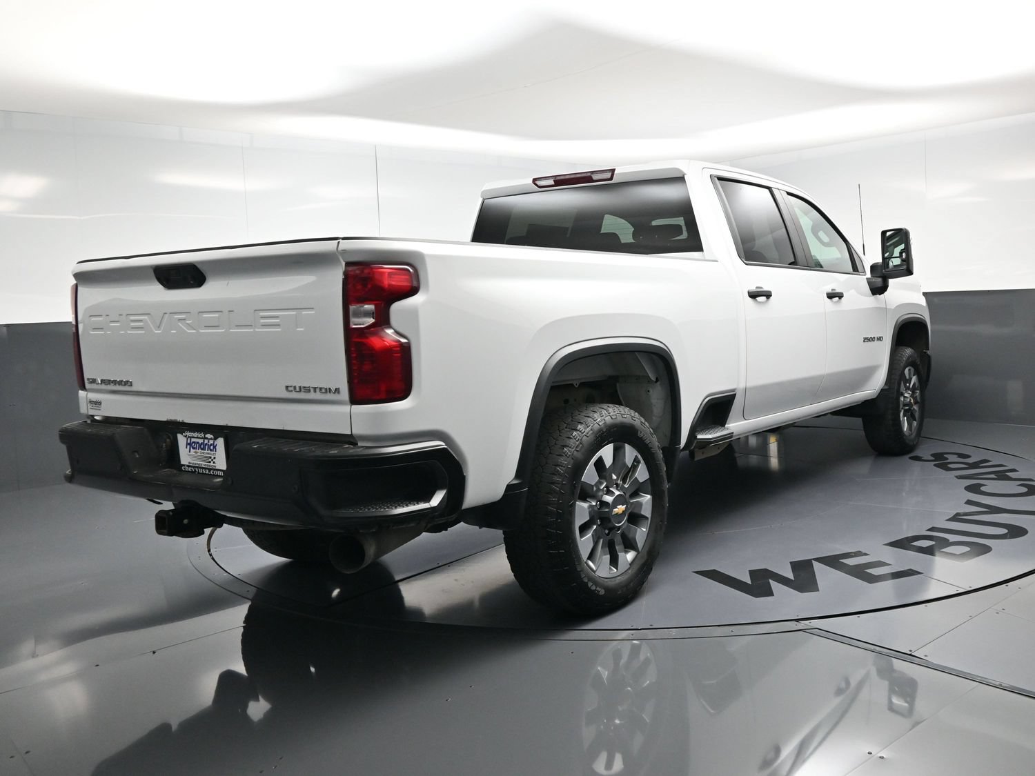 Used 2024 Chevrolet Silverado 2500 Custom w/ Custom Value Package AWD/4WD image 9