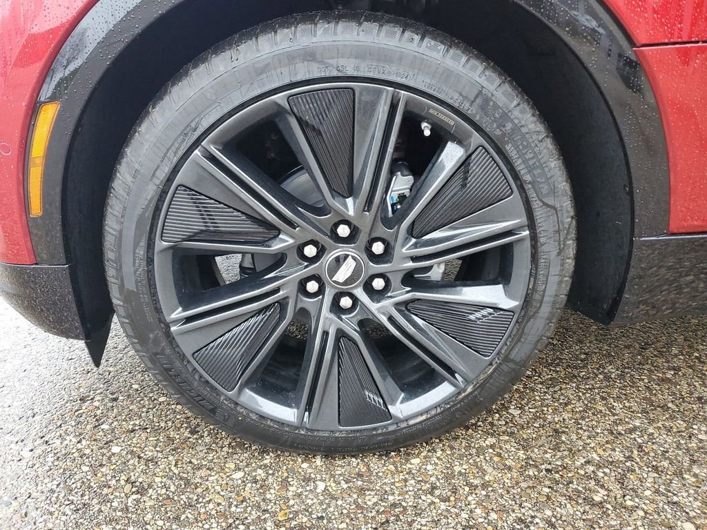 New 2025 Cadillac Lyriq Sport image 34