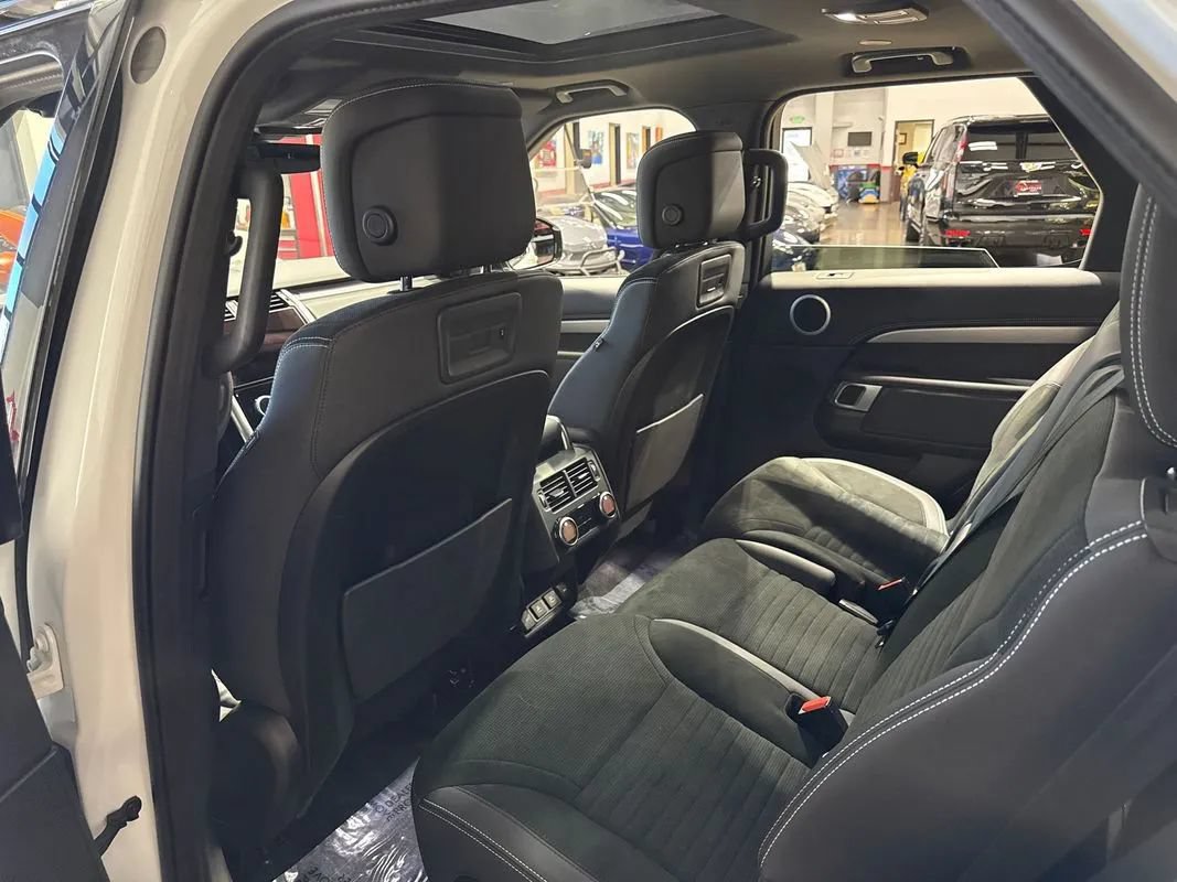 Used 2022 Land Rover Discovery S R-Dynamic AWD/4WD image 98
