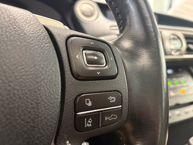 Used 2017 Lexus IS 300 AWD w/ Premium Package image 17
