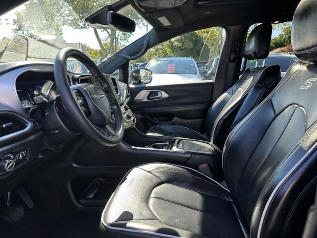 Used 2025 Chrysler Pacifica Limited FWD image 9