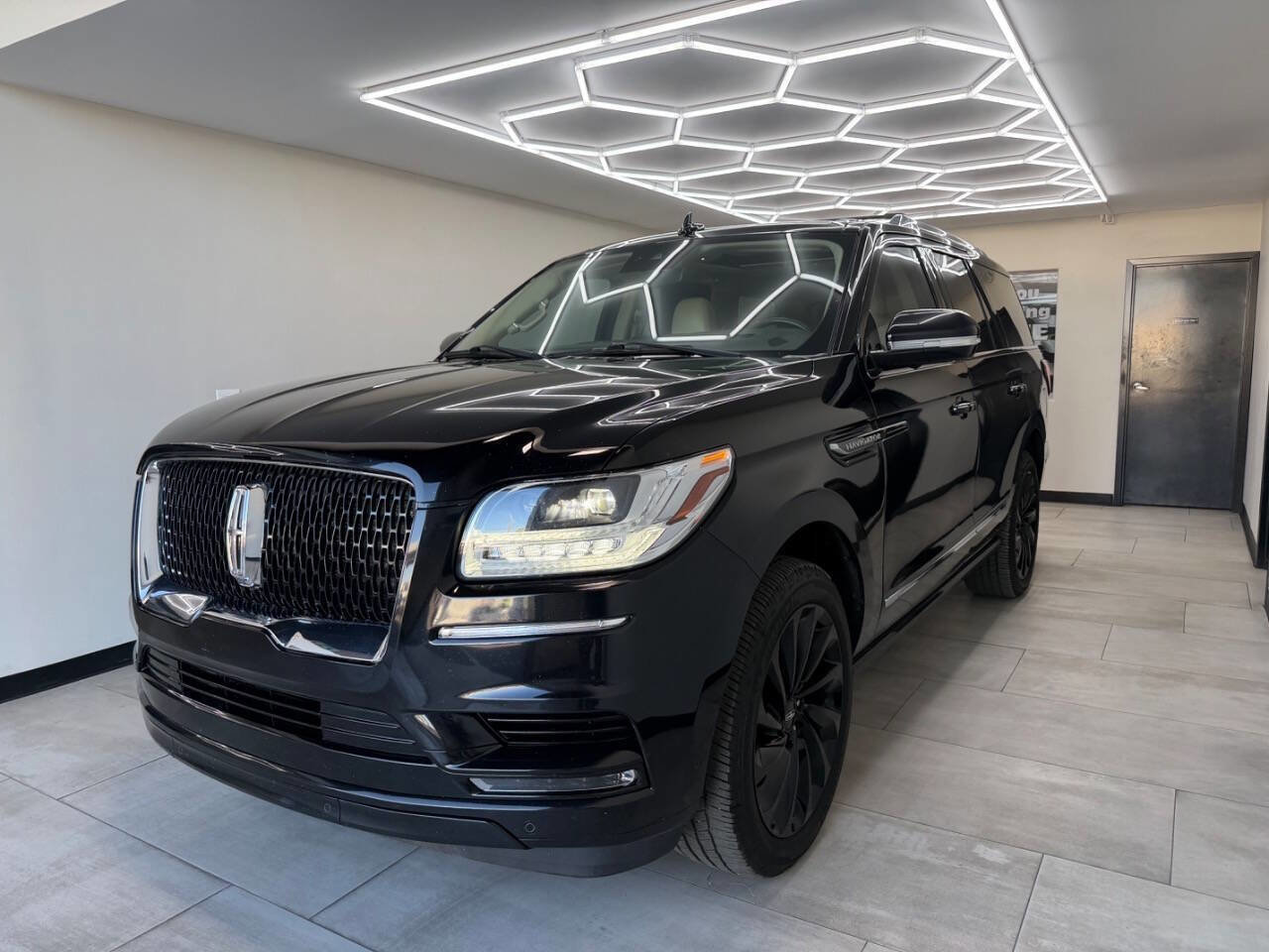 Used 2021 Lincoln Navigator Reserve AWD/4WD image 1
