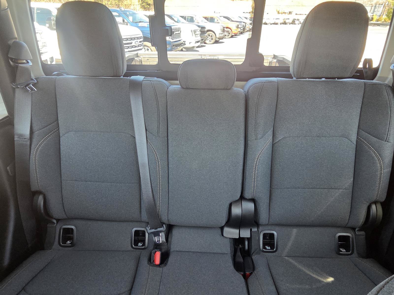 Used 2025 Jeep Gladiator Sport AWD/4WD image 19