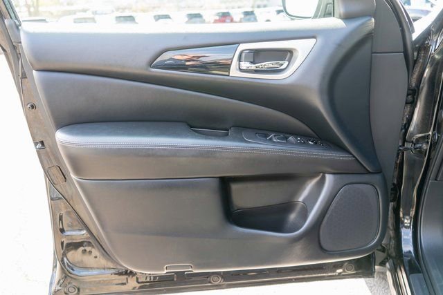 Used 2019 Nissan Pathfinder S AWD/4WD image 19