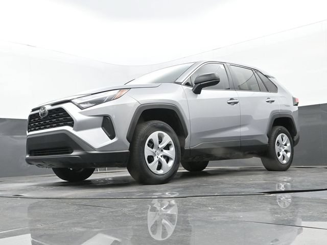 Used 2024 Toyota RAV4 LE FWD image 27