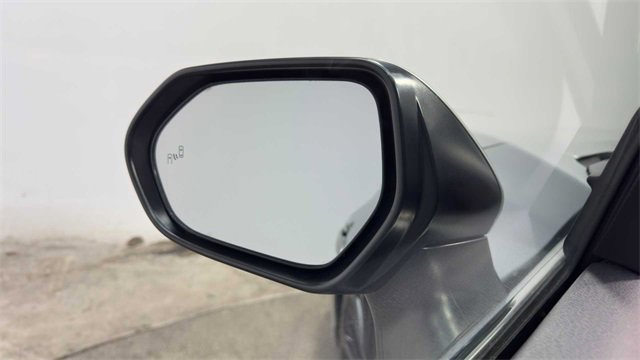 Used 2022 Toyota Camry SE image 11