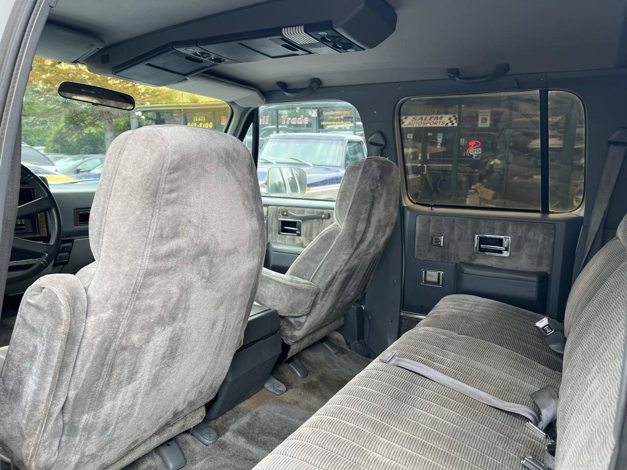 Used 1989 GMC Suburban 4WD image 13