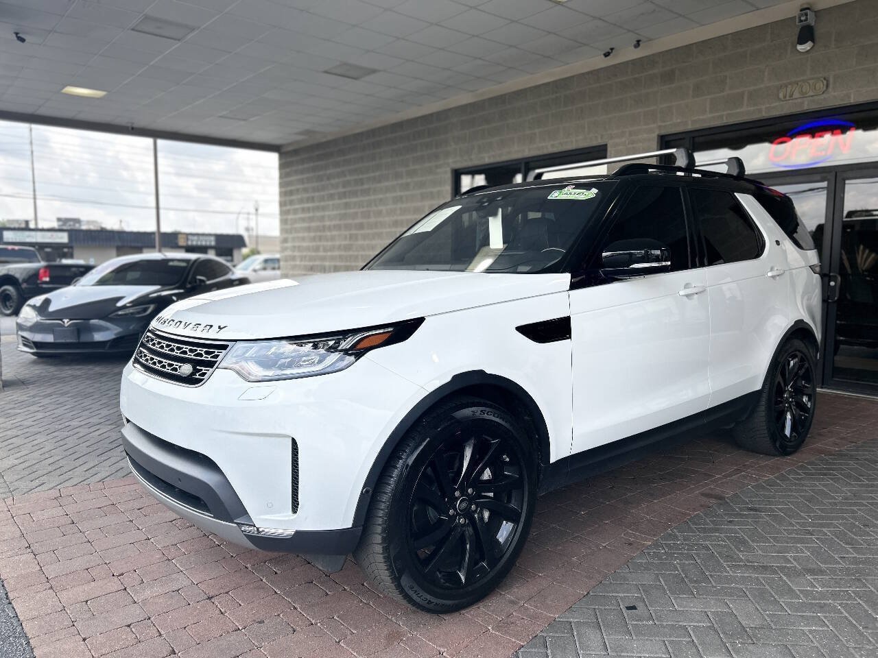 Used 2019 Land Rover Discovery HSE Luxury AWD/4WD image 24