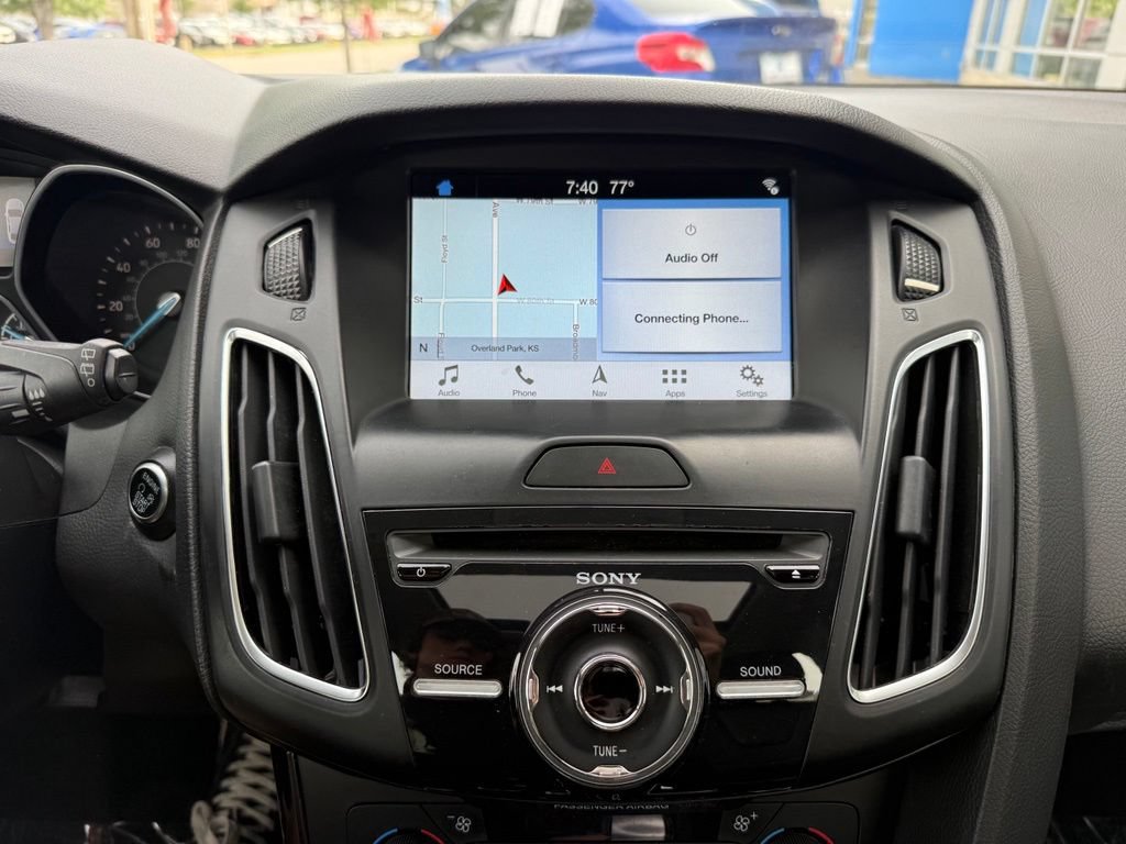 Used 2017 Ford Focus Titanium FWD image 22