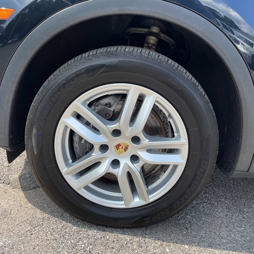 Used 2016 Porsche Cayenne AWD/4WD image 11