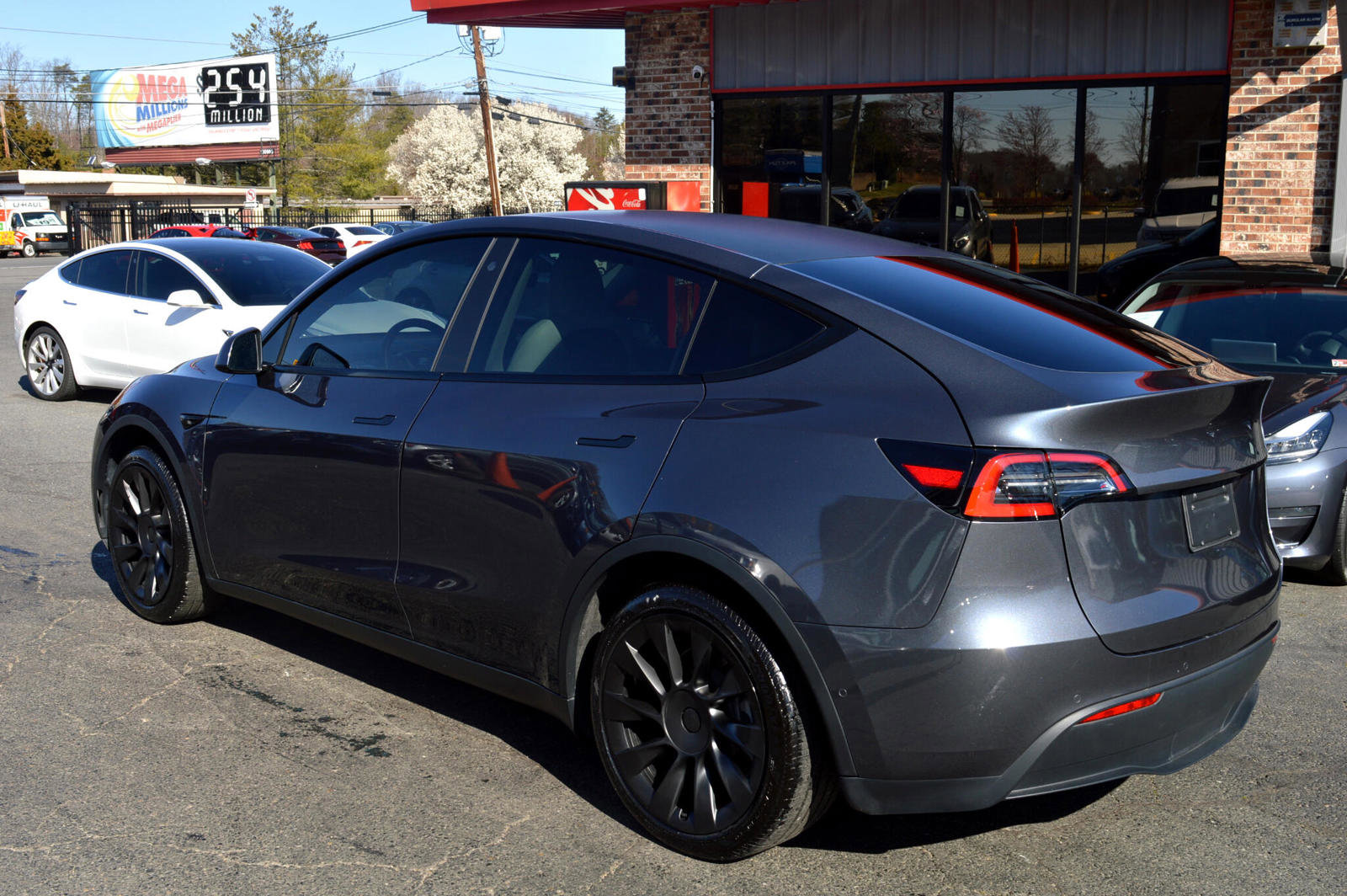 Used 2021 Tesla Model Y 2WD image 7