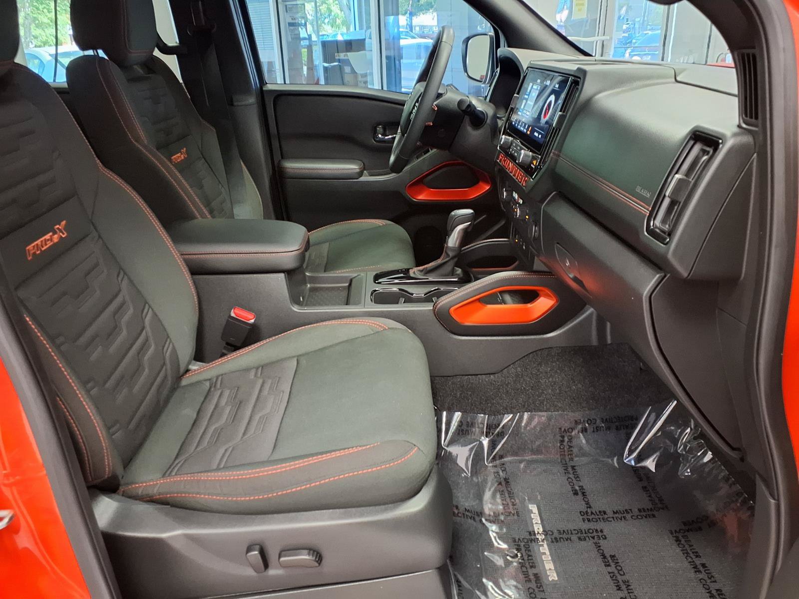 Used 2025 Nissan Frontier Pro-X RWD image 10