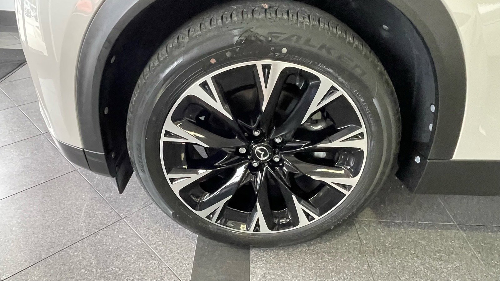 Used 2024 MAZDA CX-90 Plug-In Hybrid w/ Premium Plus AWD/4WD image 21