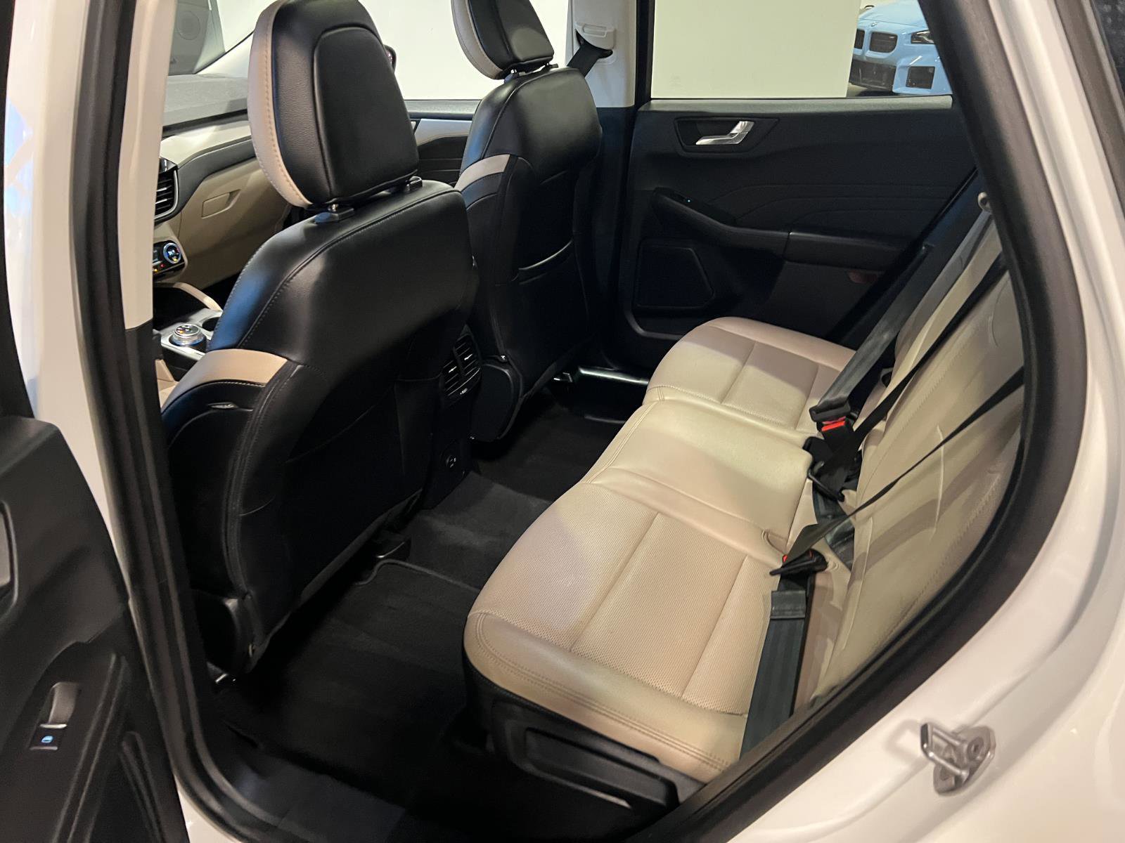 Used 2021 Ford Escape SEL image 30