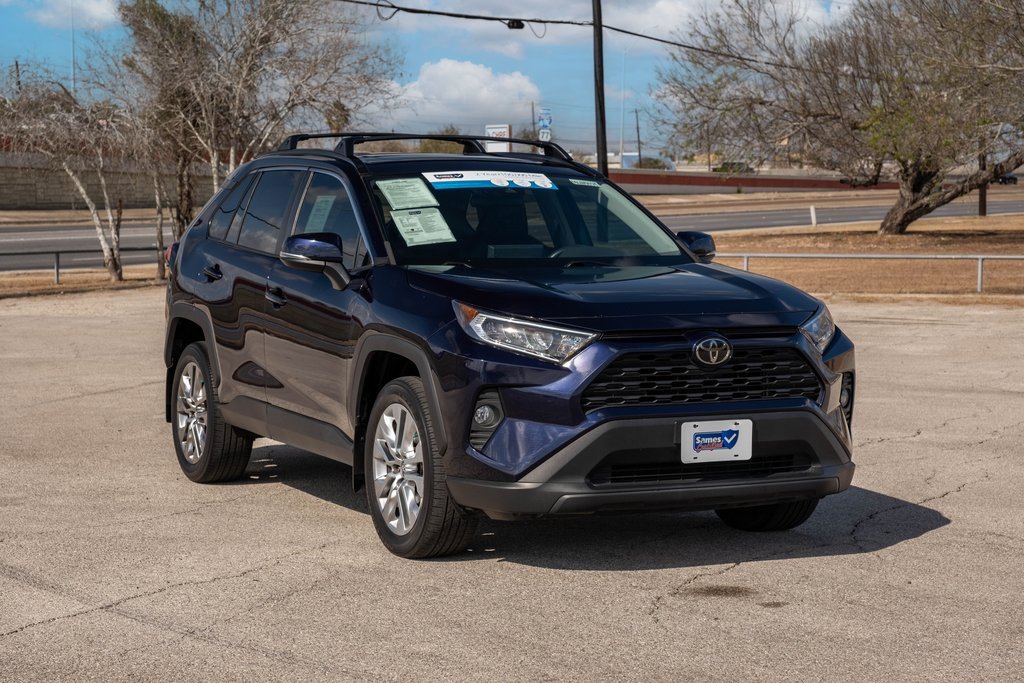Used 2021 Toyota RAV4 XLE Premium image 1