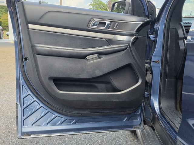 Used 2018 Ford Explorer XLT FWD image 15