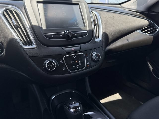 Used 2018 Chevrolet Malibu LT FWD image 14