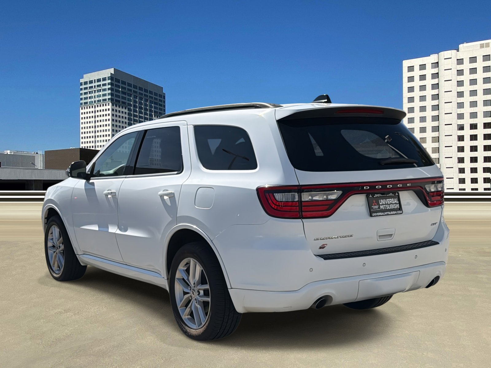 Used 2023 Dodge Durango GT image 3