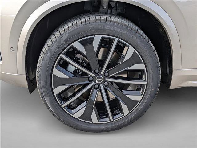 New 2026 Volvo XC90 T8 Plus w/ Protection Package Premier AWD/4WD image 11