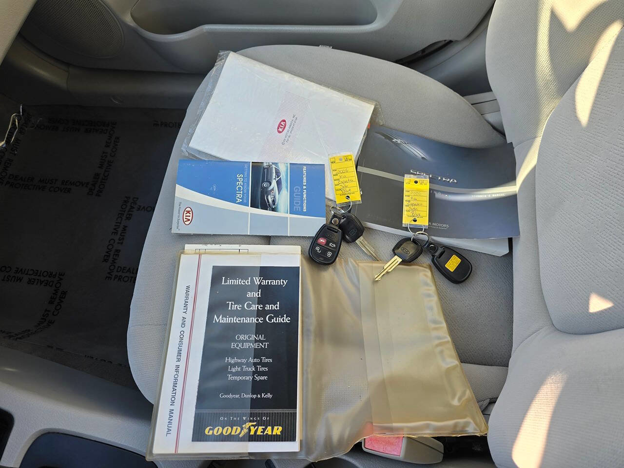 Used 2006 Kia Spectra EX image 56