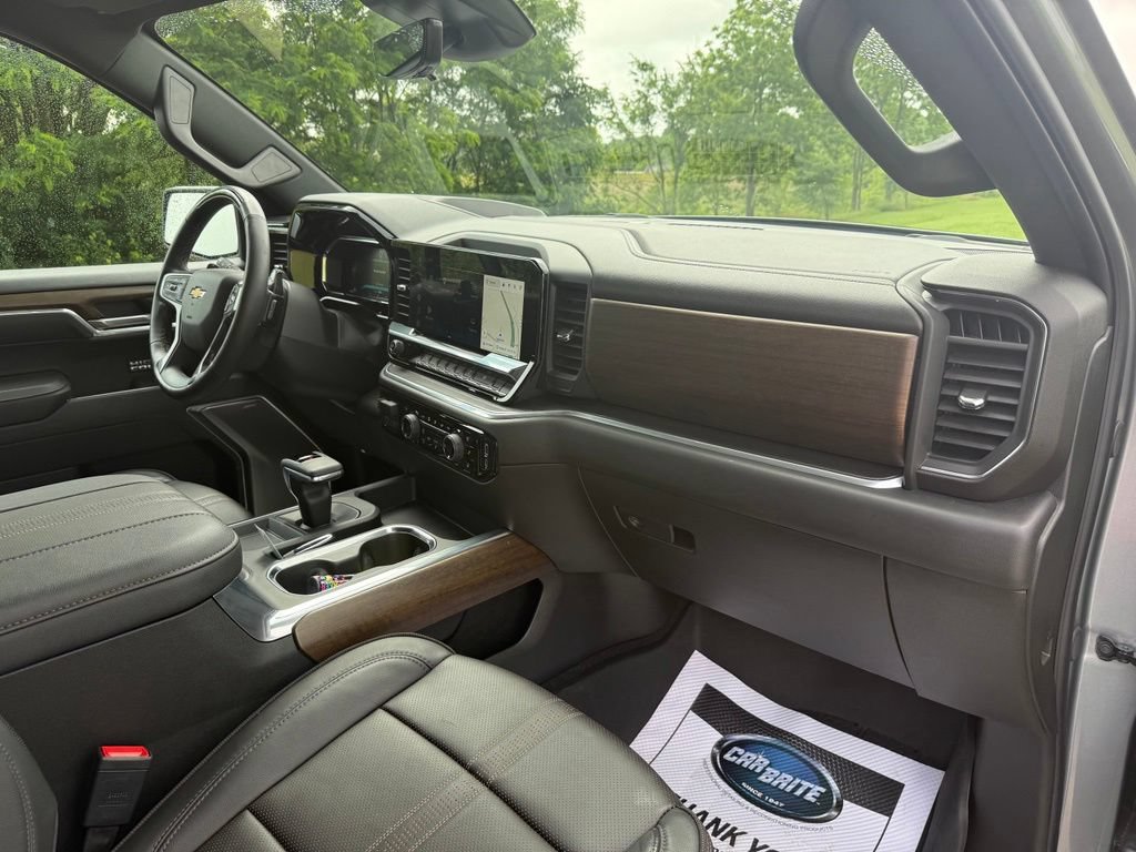 Used 2026 Chevrolet Silverado 1500 High Country w/ Technology Package AWD/4WD image 28