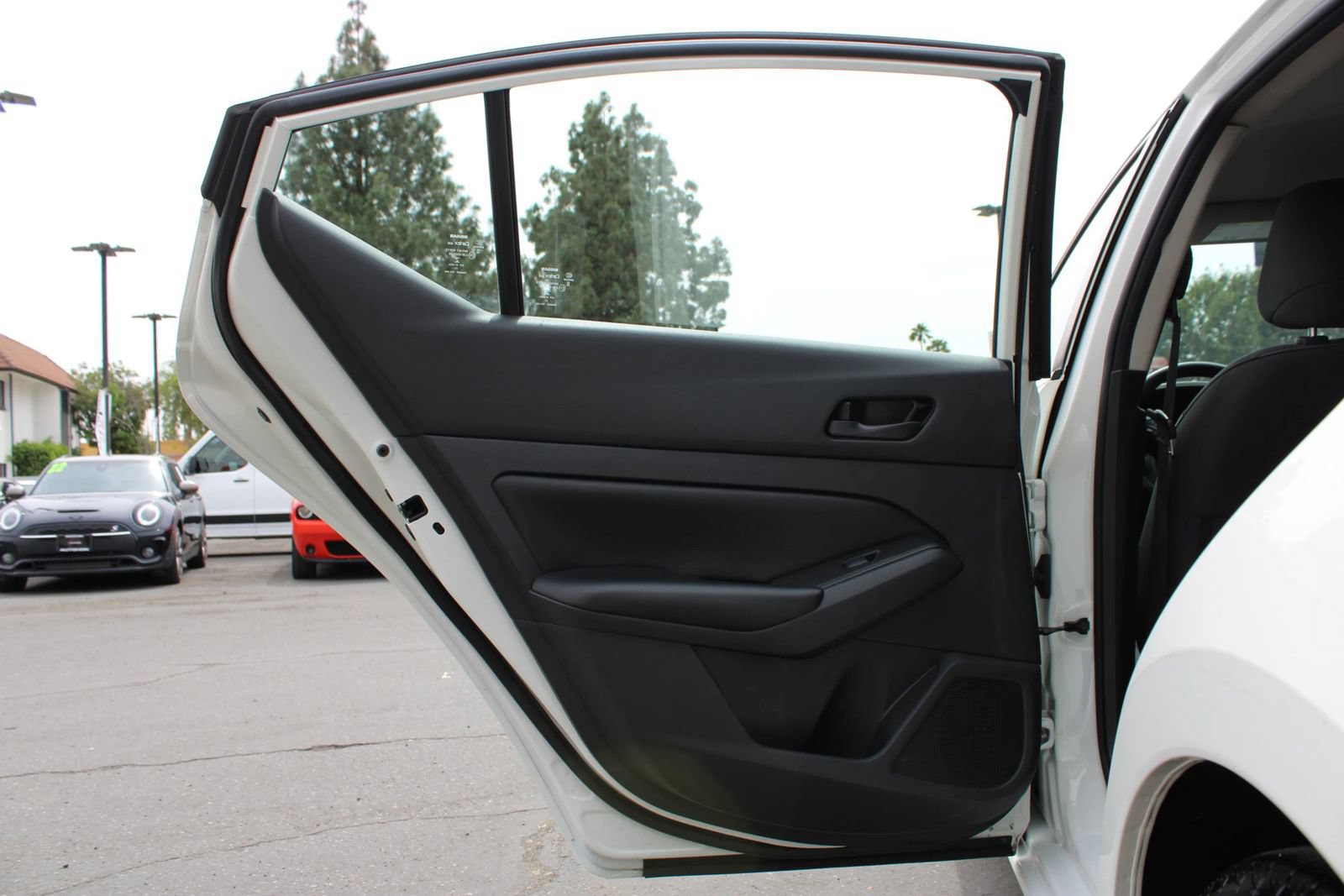 Used 2024 Nissan Altima 2.5 S FWD image 10