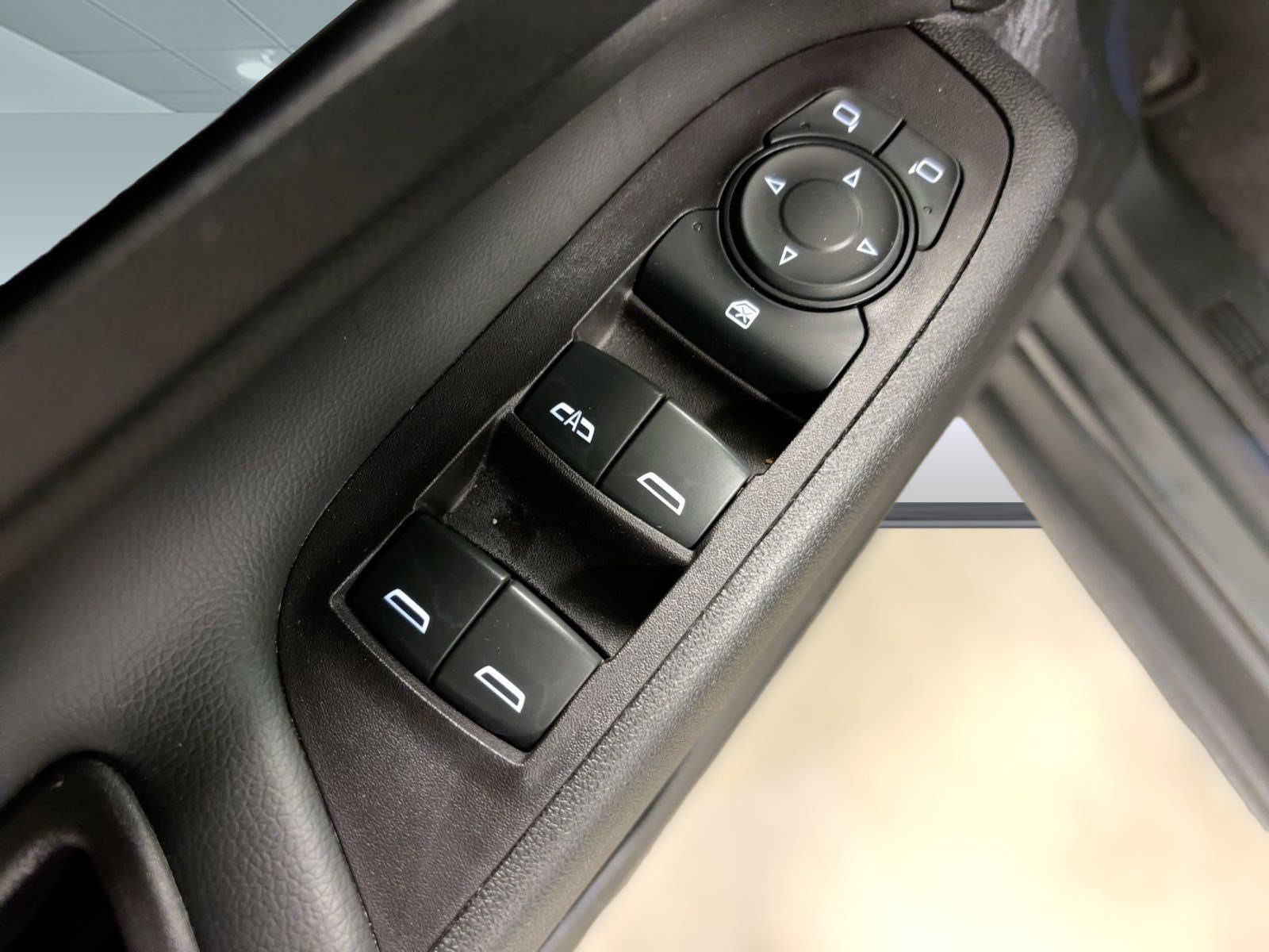 Used 2021 Chevrolet Equinox LT image 11