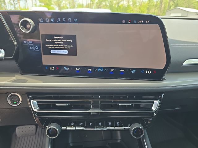 Used 2025 Chevrolet Traverse LT w/ LPO, Floor Liner Package FWD image 17