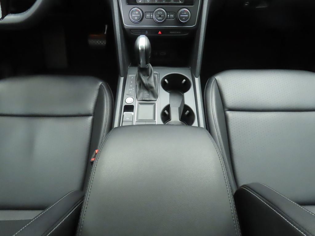 Used 2019 Volkswagen Atlas SE w/ Panoramic Sunroof Package image 16