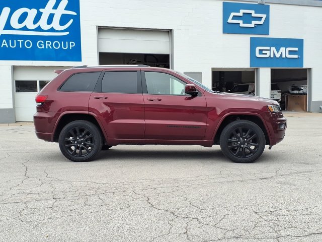 Used 2020 Jeep Grand Cherokee Altitude AWD/4WD image 9