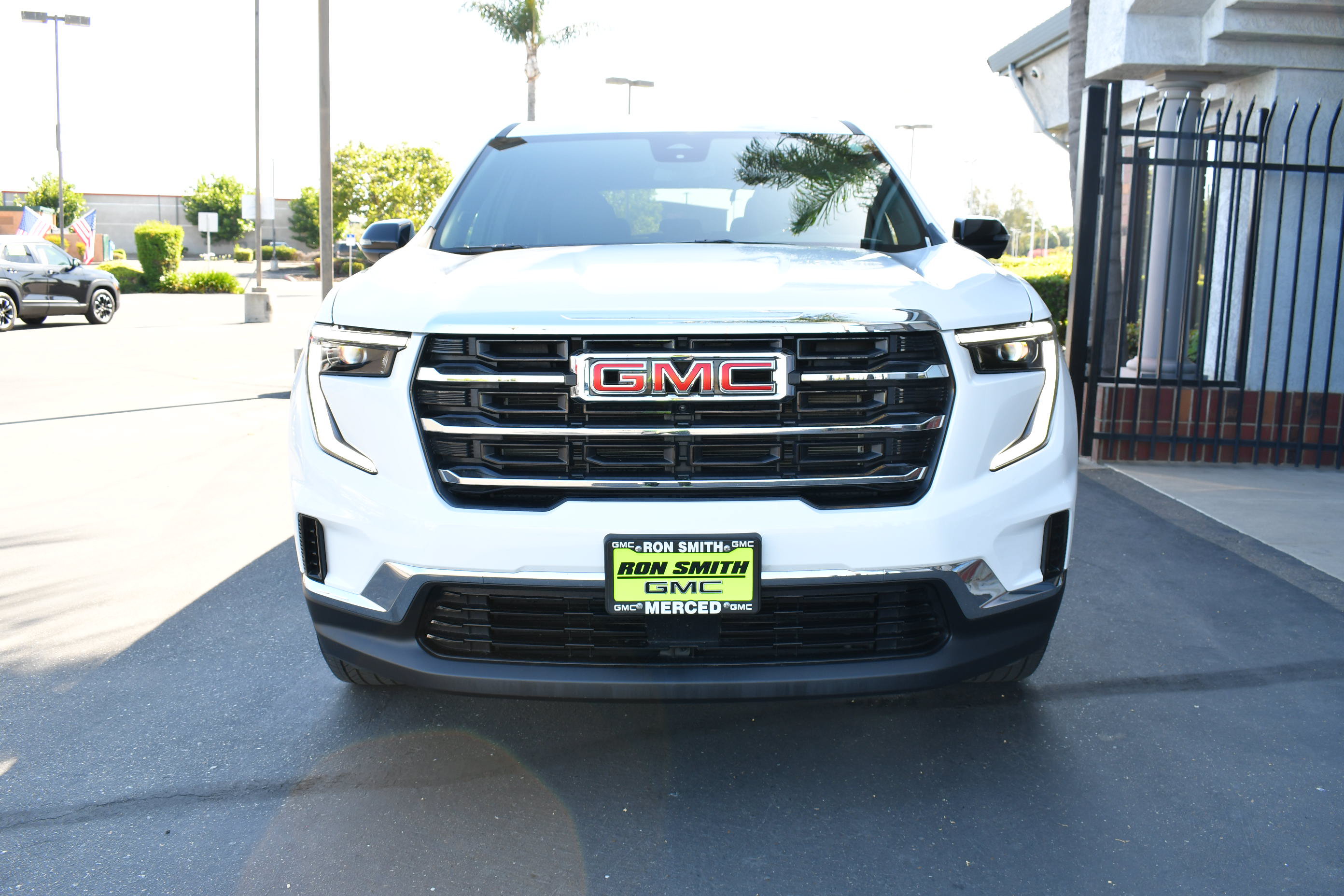 Used 2025 GMC Acadia Elevation FWD image 3