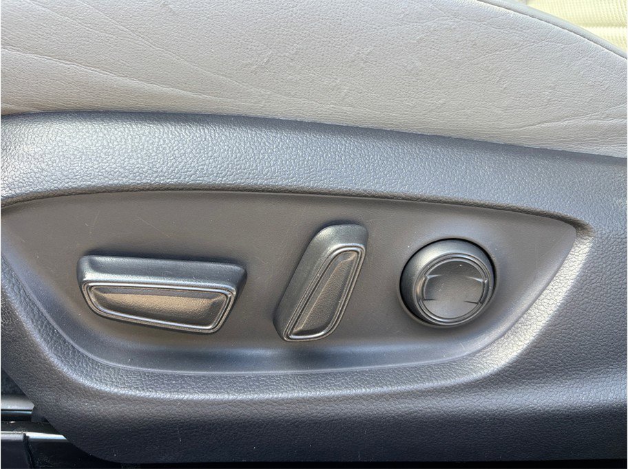 Used 2020 Toyota Avalon XSE FWD image 21