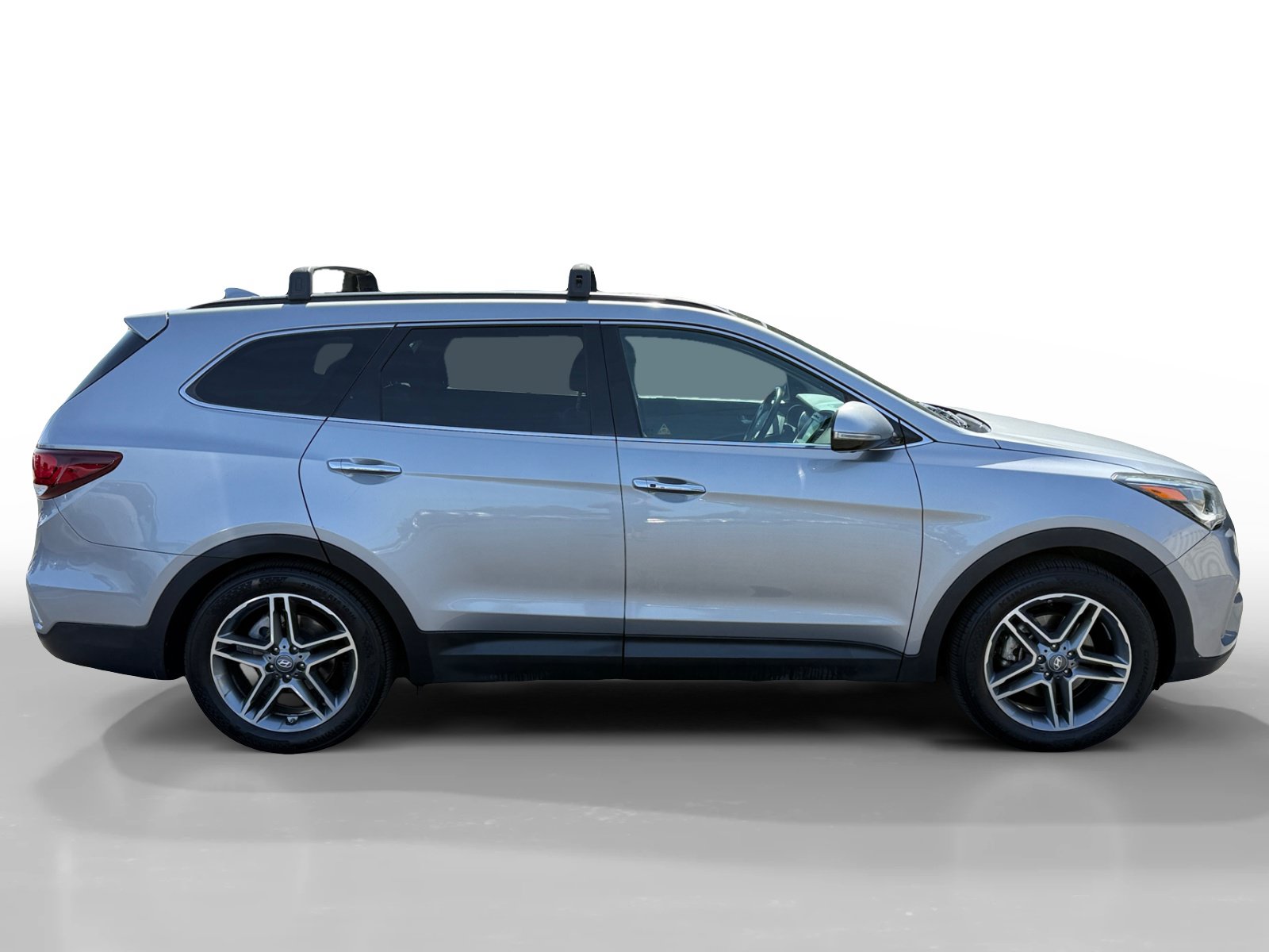 Used 2017 Hyundai Santa Fe FWD image 6