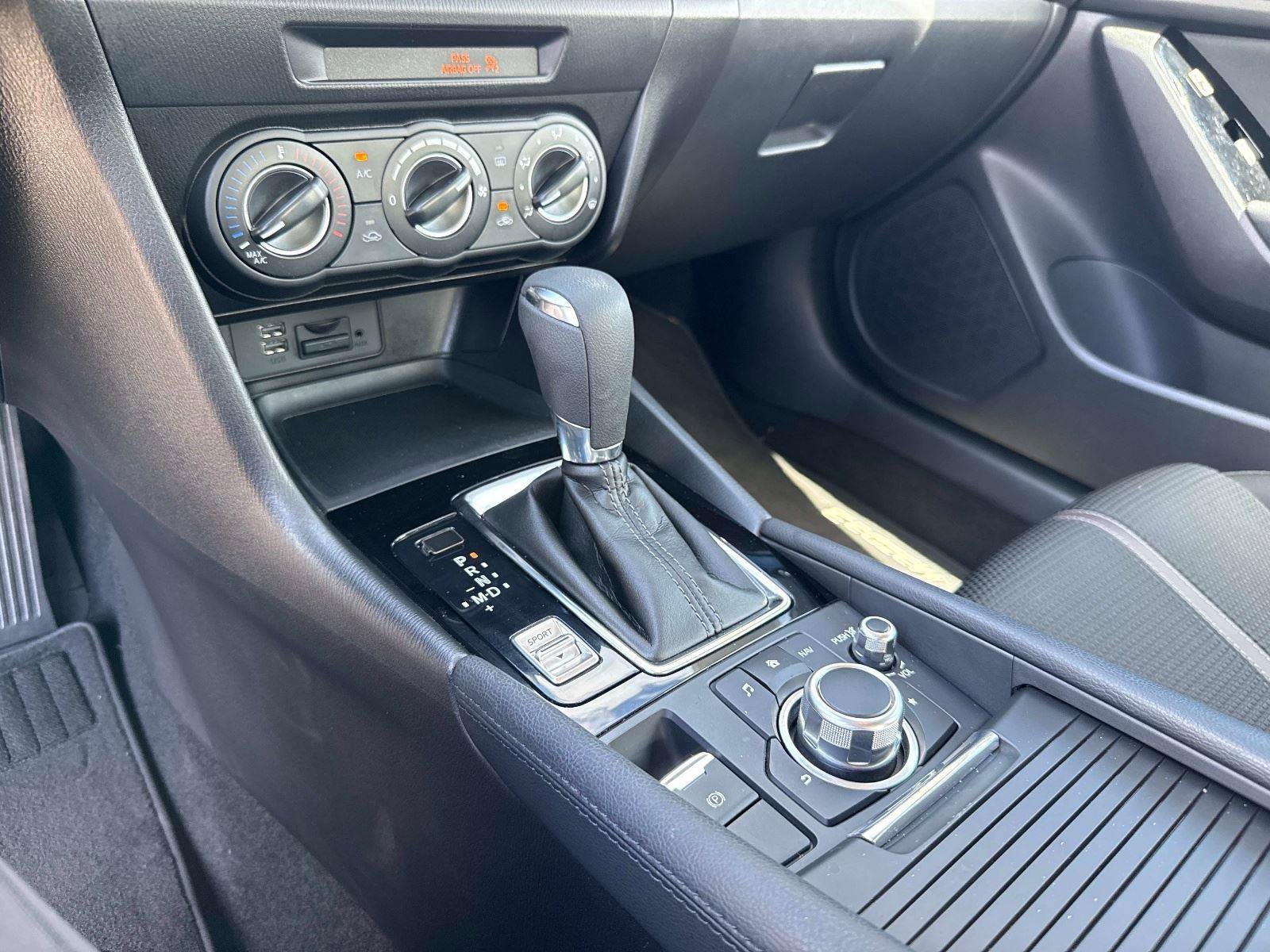 Used 2018 MAZDA MAZDA3 Sport w/ Preferred Equipment Package image 24