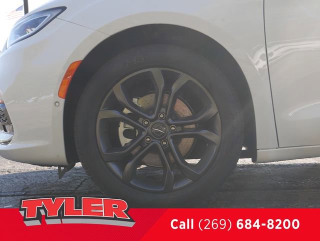 New 2026 Chrysler Pacifica Select FWD image 43