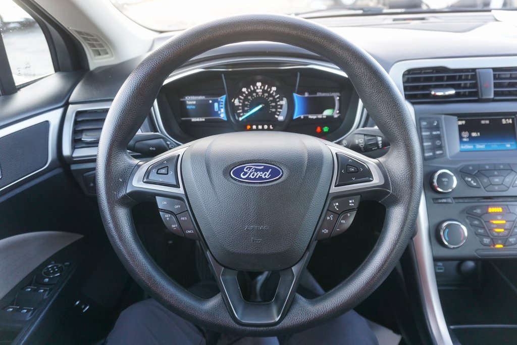 Used 2018 Ford Fusion S image 3