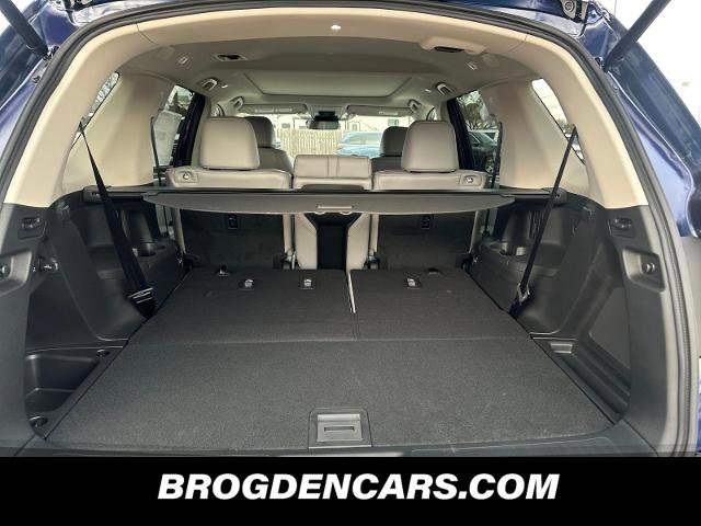 New 2025 Honda Pilot Touring image 8
