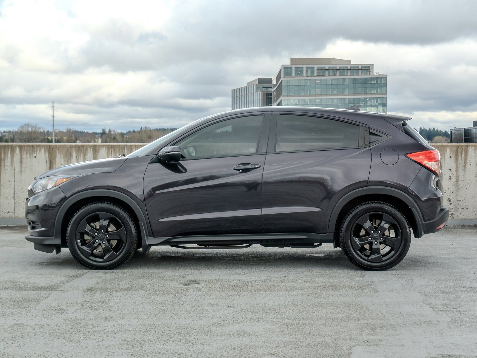 Used 2017 Honda HR-V EX image 2